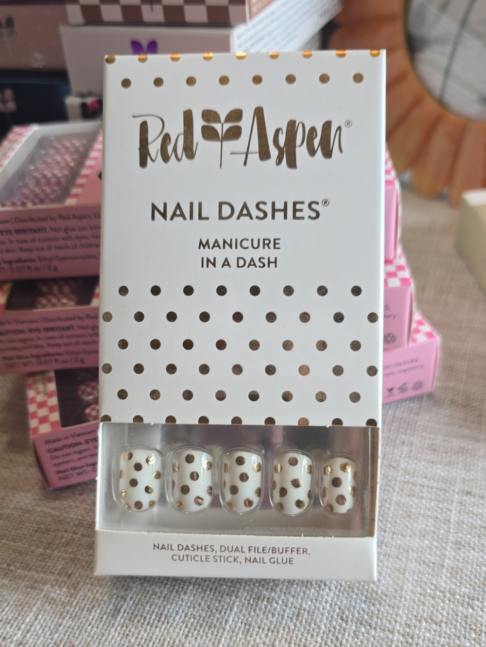 Red Aspen White & Gold Polka Dot Nail Dashes – Press-On Manicure